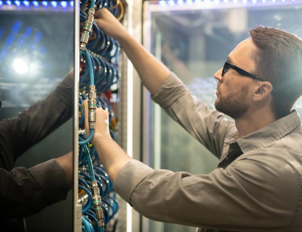 12 Considerations For An Effective Data Center Strategy 12 Considerations For An Effective Data Center Strategy